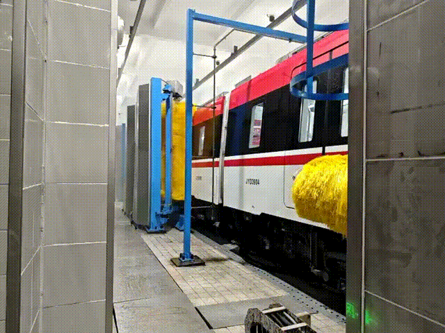 側洗 作業.gif